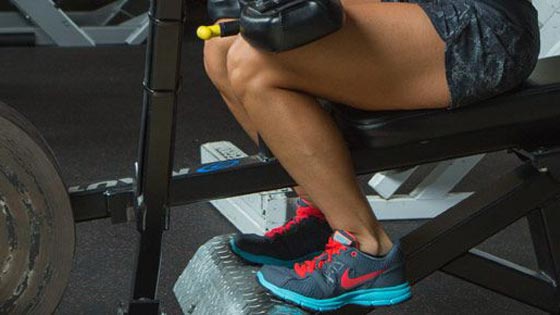 Musculation mollets assis
